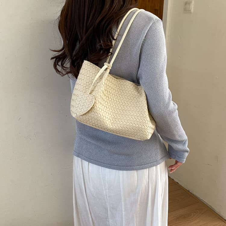 French vintage woven underarm bag белый