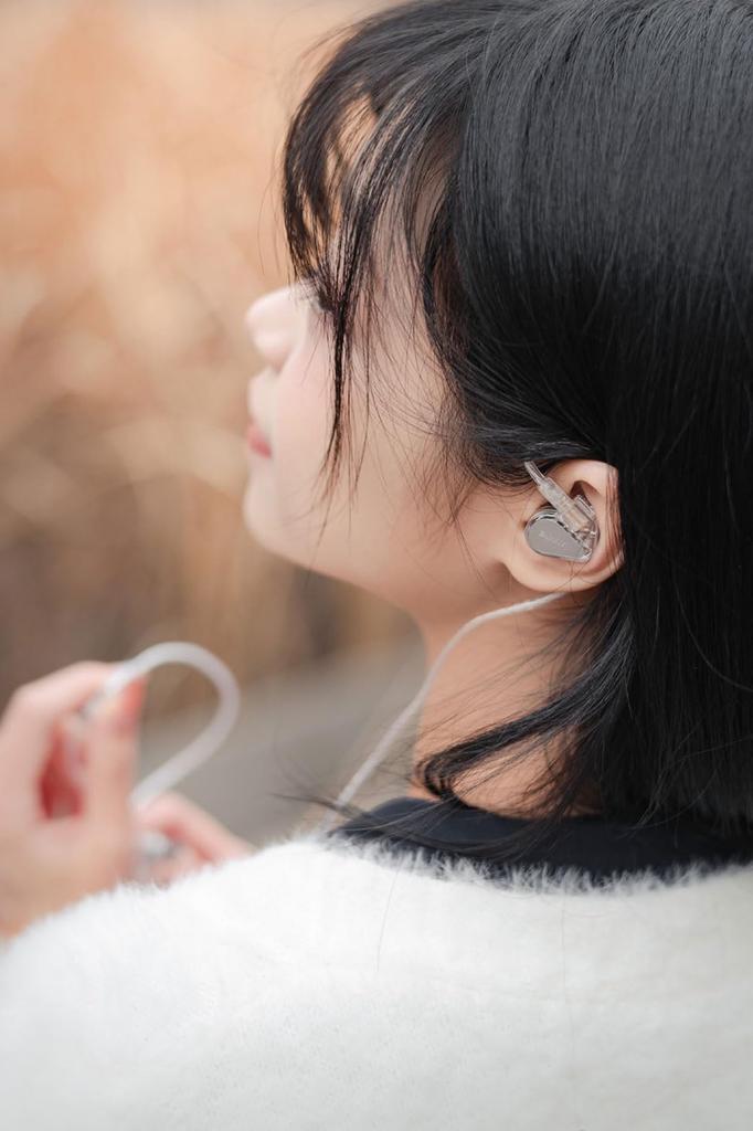 TANCHJIM BUNNY Gaming Earphones Built-in Microphone Single Dynamic Dual Chamber Driver 1DD In-Ear Monitors Detachable 2-Pin Connector