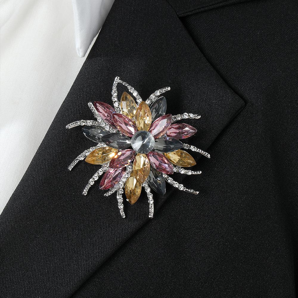 Gorgeous Fireworks Diamond Brooch, Light Luxury Design Sense Fashion Temperament Corsage Sweater Suit Pin