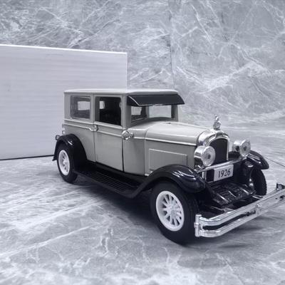 1/32 Alloy Classic Old Car Model Diecasts Metal Luxy Vehicles Retro Vintage Car Model High Simulation Collection Kids Toys Gifts