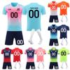 Anpassbares Fußballtrikot und Shorts Set Polyester Sportuniform Personalisierter Nummernaufdruck Design