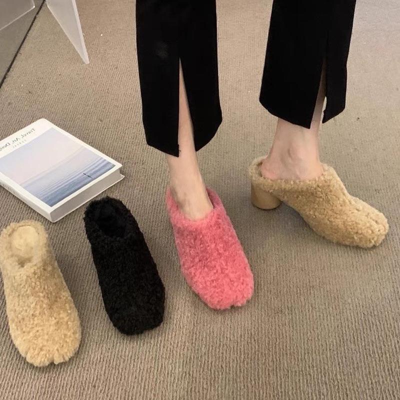 Fashion Slip-on Pink Wool Mules Women Fashion  Closed Toe  Plush Court Clogs Ladies Winter Warm Lambswool Heeled Slippers