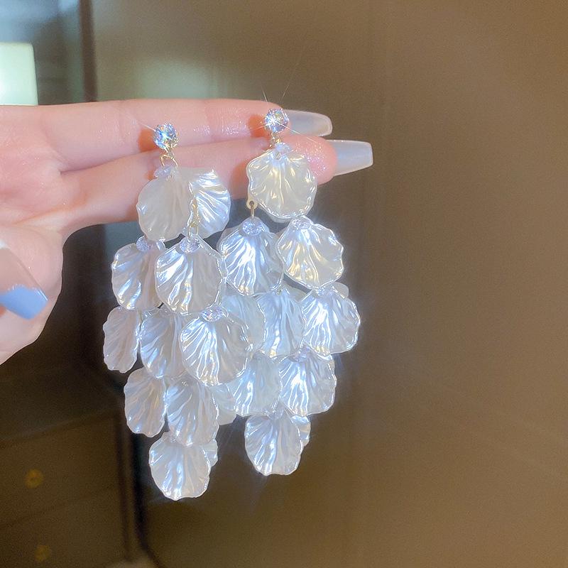 Silver Needle White Heart Tassel Earrings: Luxurious, Versatile, and Stylish Stud Earrings for Women.
