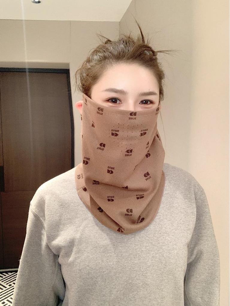 Cycling Windproof Balaclava: Ear-Hanging Breathable Design for Face and Neck Protection in Winter