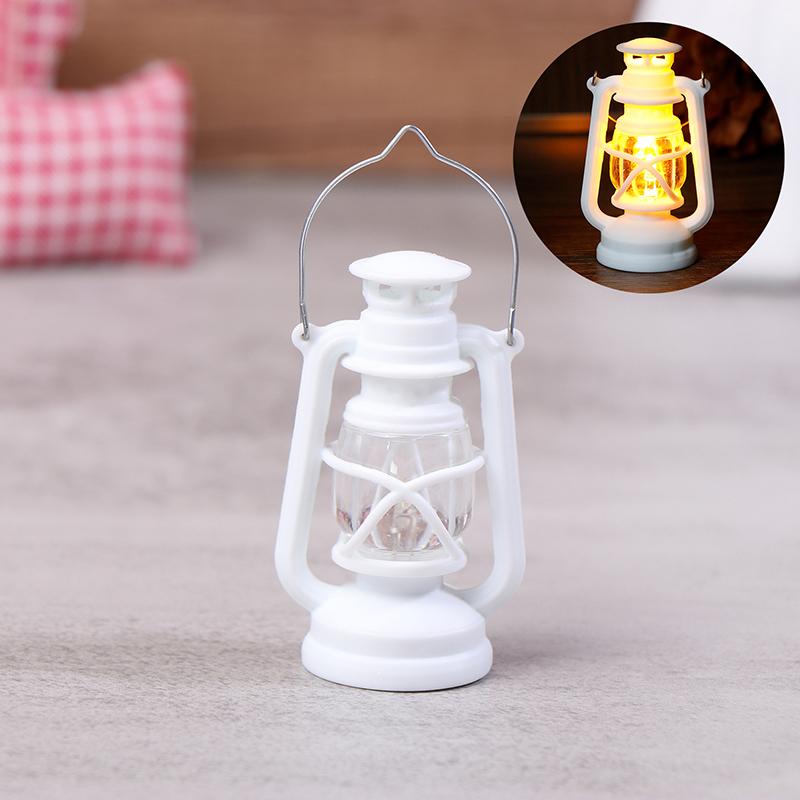 6Cm Mini Led Retro Glowing Pony Laterne Simulation Cande Licht Nachtlicht Puppenhaus Miniatur Kerosin Lampe Wohnkultur Spielzeug