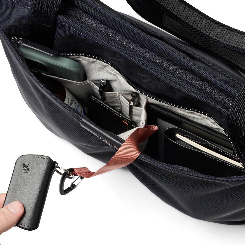 Tokyo Wonder Tote 12L PC Tote Bag Fits Laptops Navy [Bellroy] - 14-inch -
