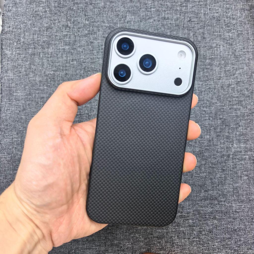 Apple 17 Pro Max Kevlar Magnetic Case: Ultra-Thin, Lightweight, Real Carbon Fiber Protective Shell