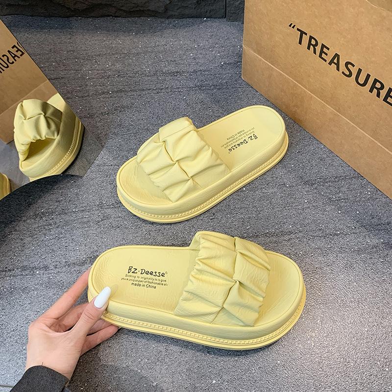 Thick-soled slippers for women's outer wear 2025 summer new non-slip heightening fashionable muffin one-word slippers