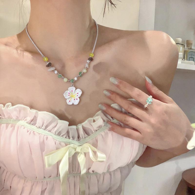 Haruno Sakura Brown Tone Pendant Necklace: Light Luxury Clavicle Chain for Women