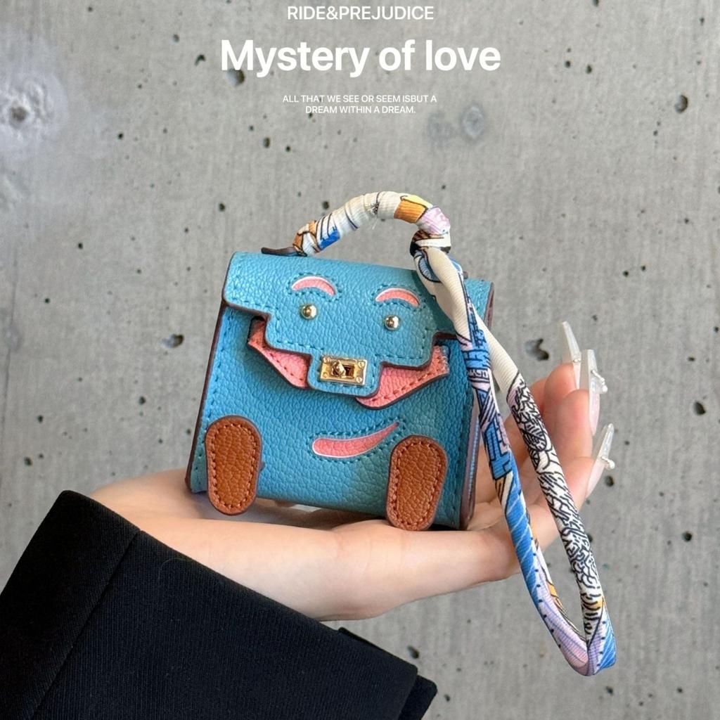 Mini Bag Pendant Can Hold Headphones and Change