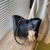 Street Style Large Capacity Womens Tote Bag With Zipper Closure And Internal Phone Pocket