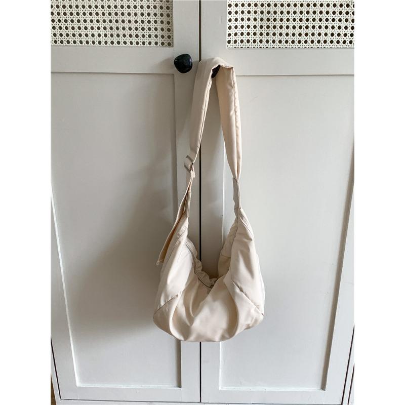 Large Capacity Nylon Shoulder Bag Women Casual Crossbody Sling Bag Lightweight Everyday Tote with Wide Adjustable Strap Crescent Bag