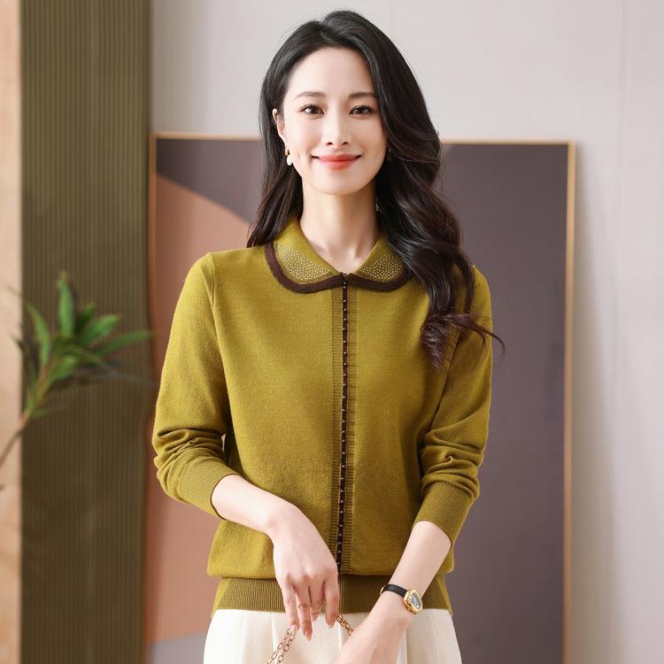 Spring New Fashion Age-reducing Sweater Mother Knitted Base Shirt Middle-aged and Elderly Doll Collar Sweater Top for Women