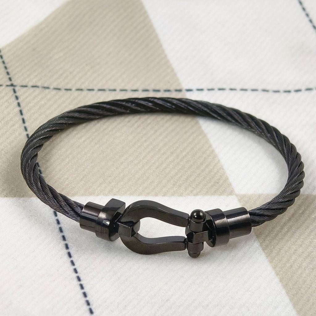 Hufeisen-Magnetverschluss, Edelstahl-Draht-Armband, Paar-Armband, einfacher Schmuck