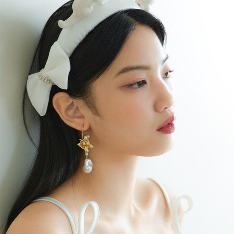 LOVUEE Purrfect White Crown Headband
