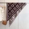 Spot autumn and winter roll grass triangle towel European and American retro skin-friendly boutique jacquard cashew flower imitation cashmere shawl