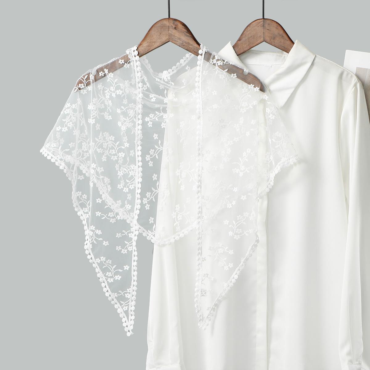 

Korean Lace Fart Curtain Niche Belt Latest Girl Fashion Versatile Waist Towel Hollow Flower Triangle Towel Shawl