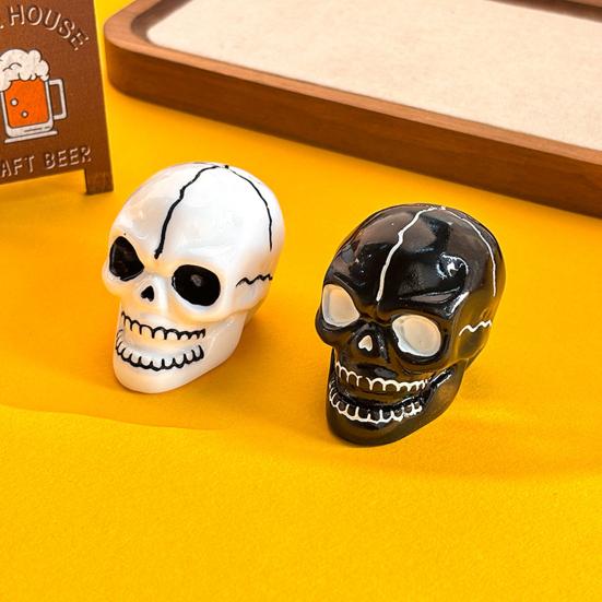 Yousheng Halloween Skull Decoration, Black White Gothic Ornament for Spooky Party, Resin Haunted House Table