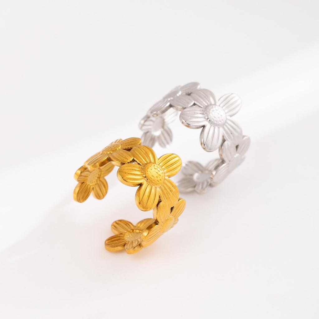 Chrysanthemum Stainless Steel Non-Fading Daisy Ring - Titanium Steel Open Design with Vacuum Electroplating.