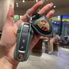 Kožený kľúčenka s emblémom Car Shield, kľúčenka z uhlíkových vlákien pre Porsche 911 718 Taycan Panamera Cayenne Macan Boxster Cayman Pajun