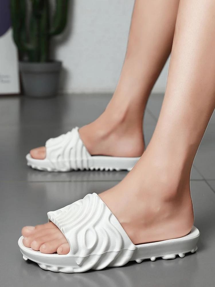 Fashion Beach Men's Shoe Indoor Walk Around Home Slides Soft Platform Sabot House Light Fingerprint Cheap Shoes Liquidation Male Slipper