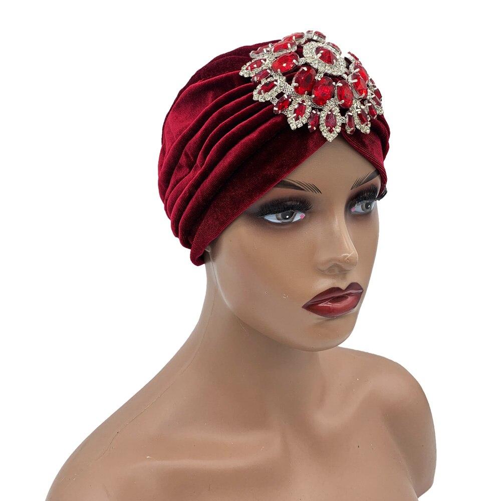 Luxuriöse Damen-Turban-Kappe aus Samt mit Strass und Blumenmuster