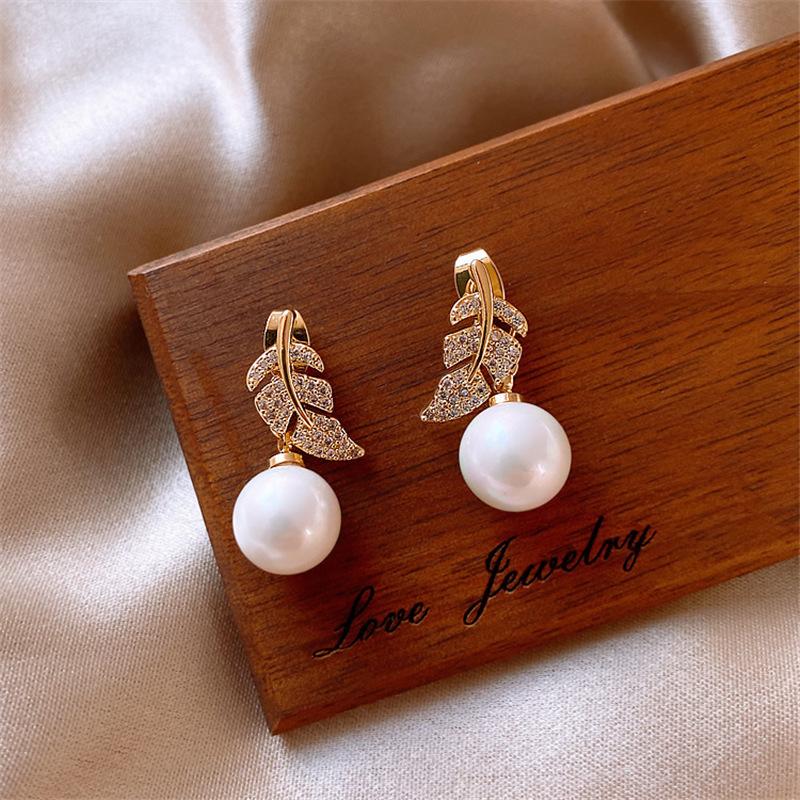 New Design Irregular U-Shaped Gold Color Earrings For Woman Korean Crystal Fashion Jewelry Unusual Accessories Party Girls