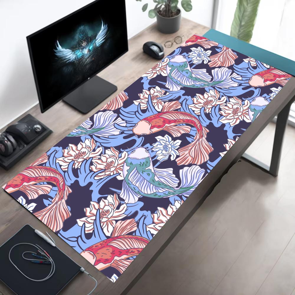 Tapis de Souris Design Motif Poisson Koi Fantaisie Grande Tapis de Bureau Tapis de Jeu Accessoires PC Clavier Tapis de Souris Étendu Tapis de Bureau