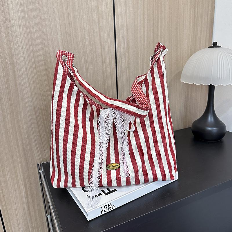 

Autumn 2025 Trendy Large-Capacity Textured Shoulder Tote for Stylish Ladies 35*12*30 cm красный