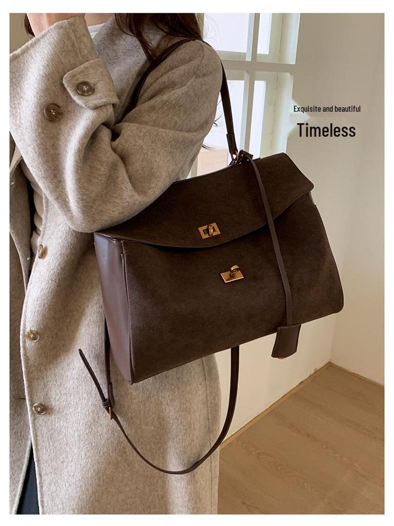2025 Women's High-End Retro Matte Platinum Handbag: Trendy, Large Capacity Niche Underarm Commute Bag