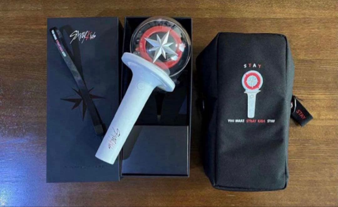 

[USED] straykids penlight ver.2 + penlight pouch
