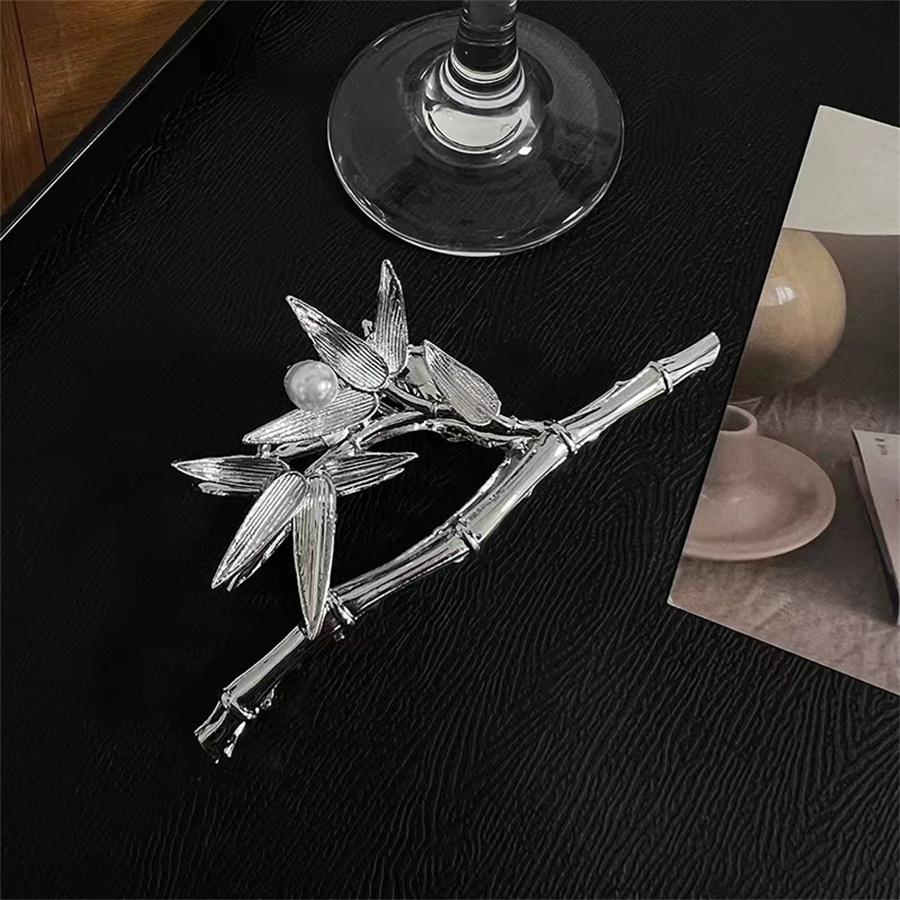 Brand new fashionable high-end alloy bamboo grab clip women's simple pearl back head shark clip hair clip hair accessories
