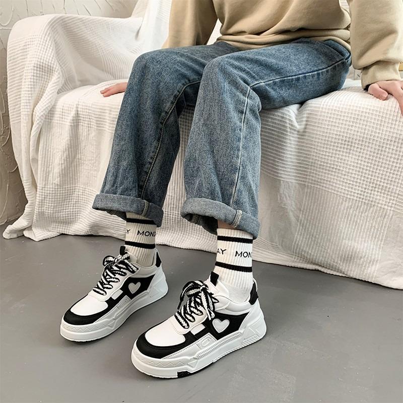 Board shoes women's spring and autumn flat platform summer new orders surge versatile students black star casual sports white shoes