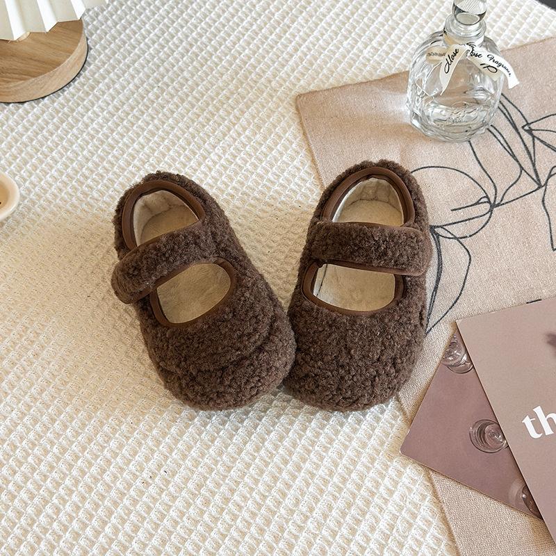 Simple solid color girls' Mary Jane shoes, new autumn and winter style, cute and quirky plush loafers with Velcro, flat-soled and lined with fleece
