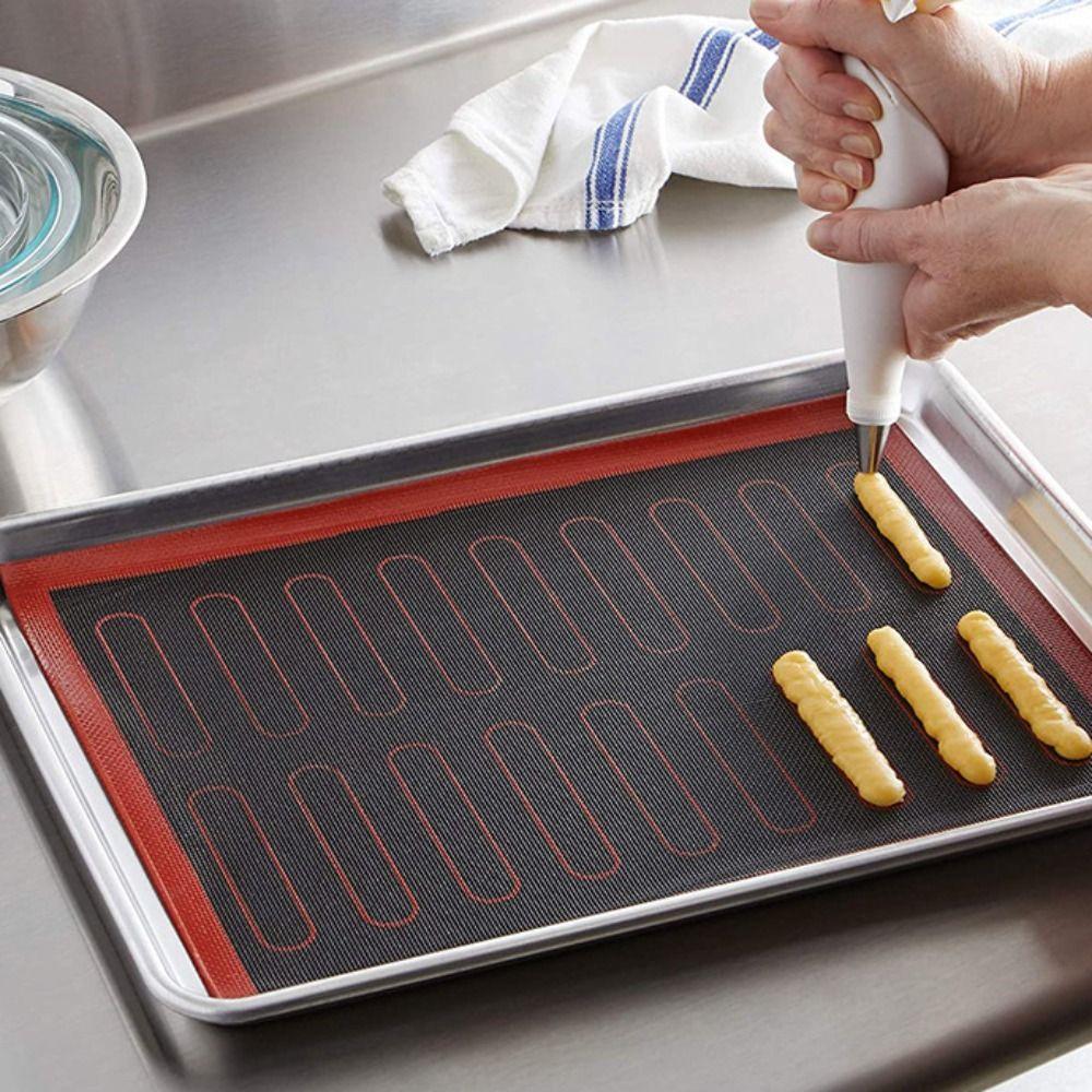 1/2Pcs Heat-resistant Perforated Silicone Baking Mat Rolling Dough Mat for Cookie /Bread/ Macaroon