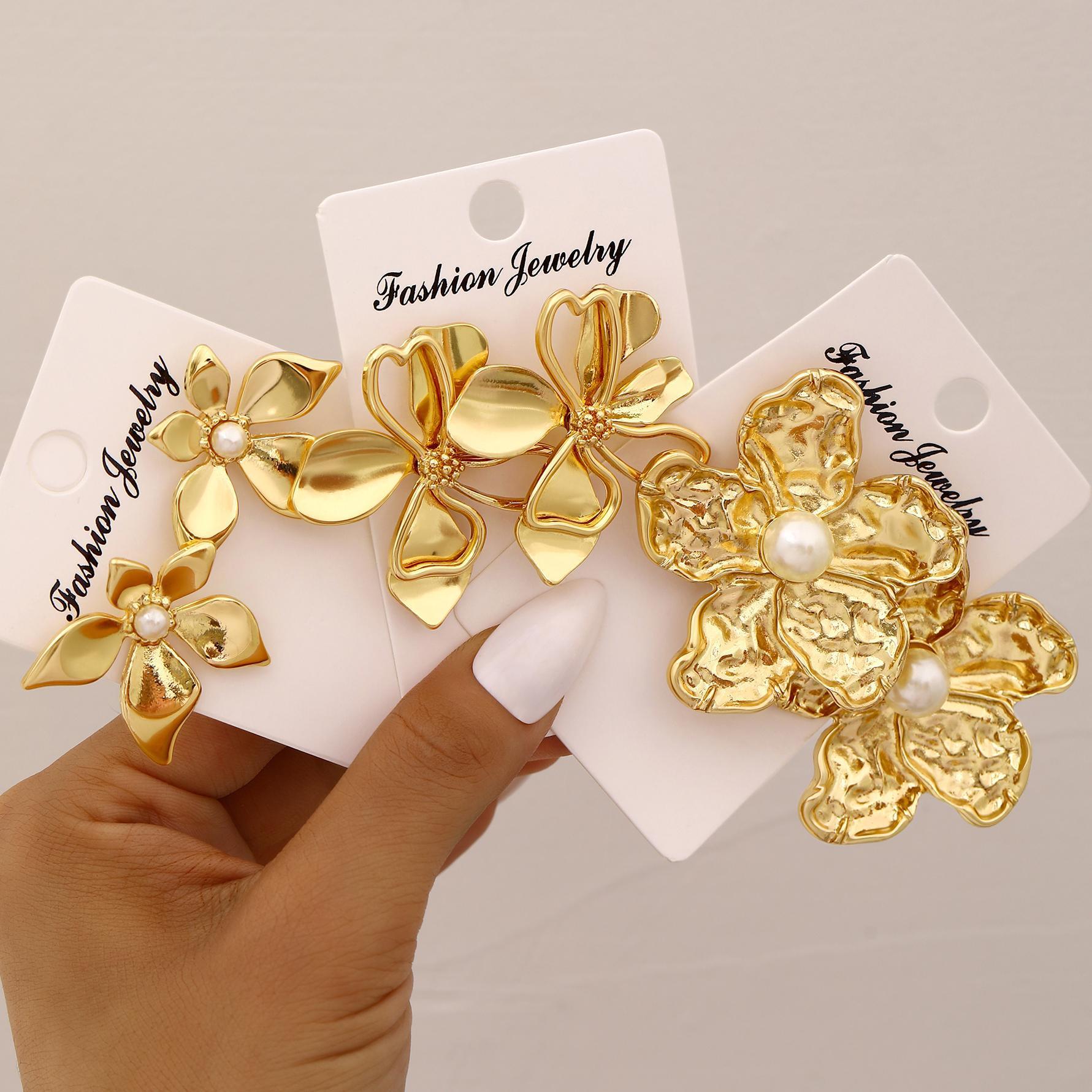 

3 Pairs Gold Color Floral Pearl Earring Set For Women Chunky Petal Irregular Textured Statement Stud Earring Trendy Boho Jewelry