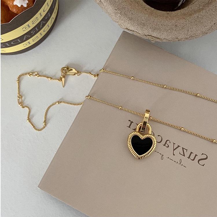 High End Double-sided Shell Heart-shaped Pendant Necklace for Women with Retro Personality, Simple and Versatile Necklace, Collarbone Chain