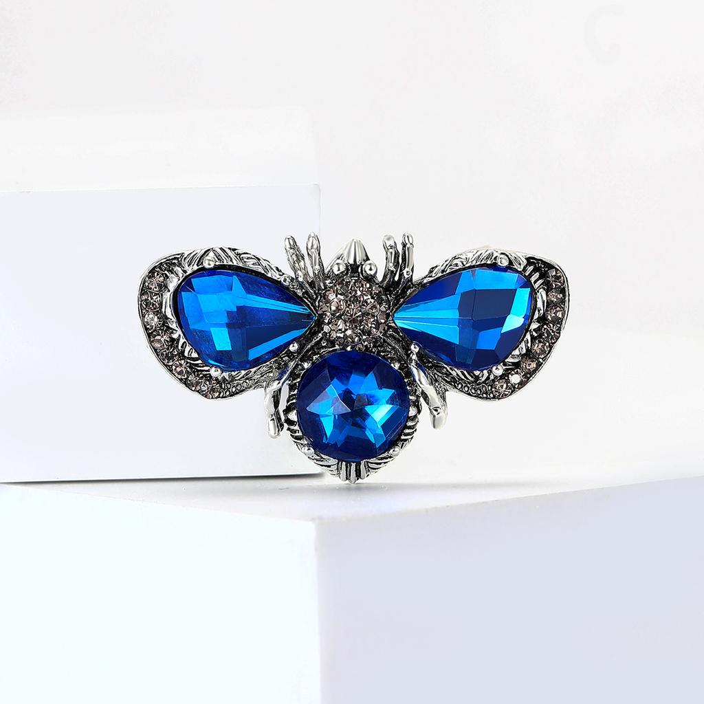 Stylish Rhinestone Bee Brooches for Women Unisex Crystal Glass Insect Pins Event Funny Luxury Gifts New Year Friends Decoration