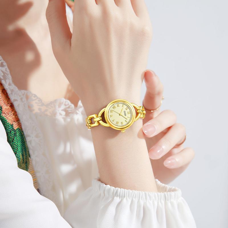 Light Luxury Niche High-End Bracelet Watch Student Retro Temperament Women'S Quartz Alloy Waterproof Watch