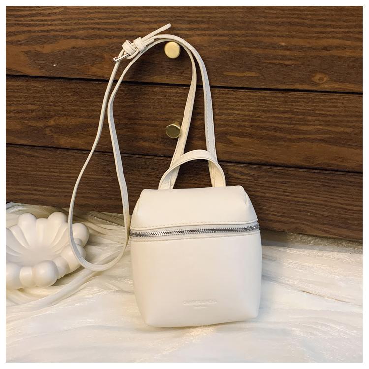 

Mini mobile phone bag women 2025 new fashion versatile messenger bag summer popular small bag жёлтый