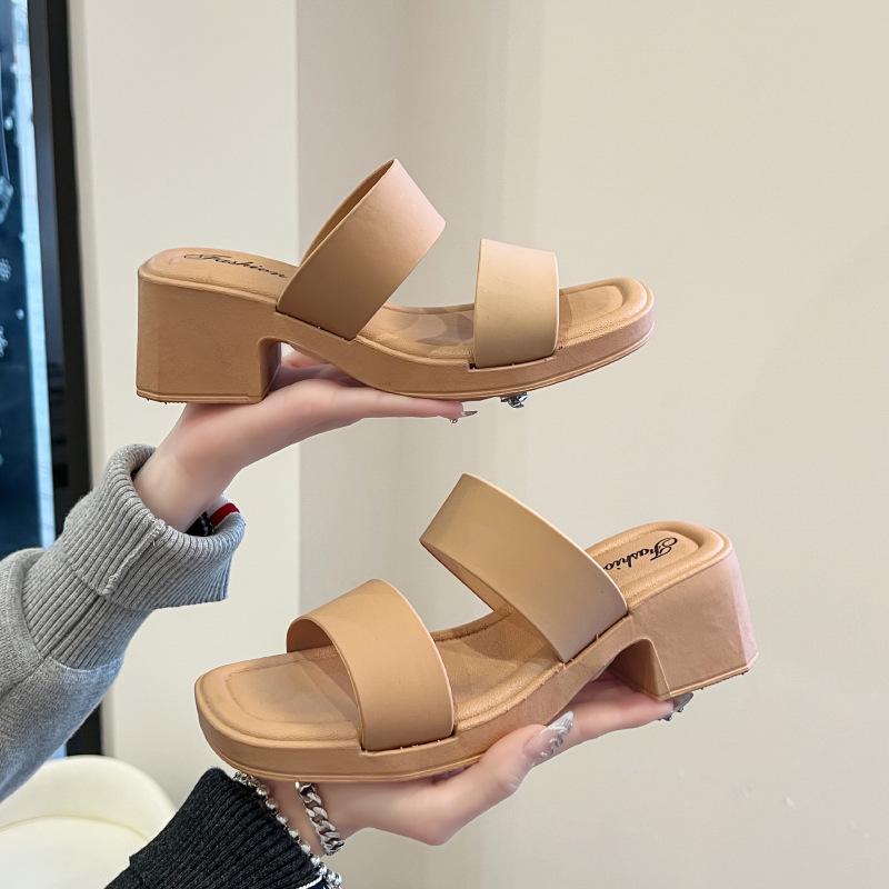 Southeast Asia Women’s Chunky Heel Summer Sandals: Versatile Outdoor Beachwear