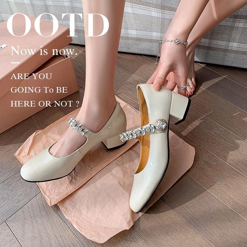 Fairy wind 2025 new French high-heeled leather round head rhinestone word with thick heel Mary Jane single shoes commuting