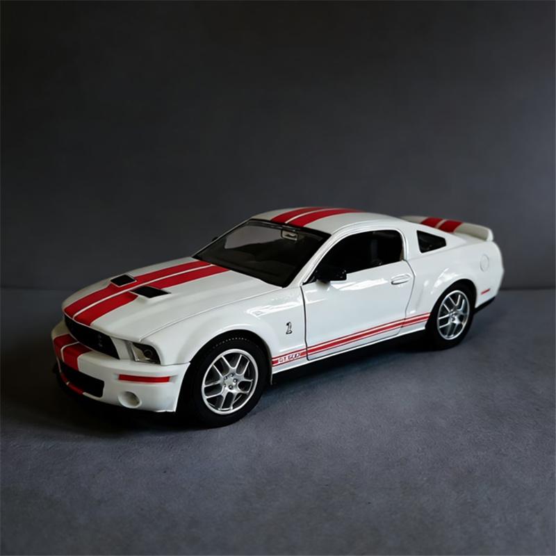 1:24 Mustang Shelby GT500 2007 Alumīnija
