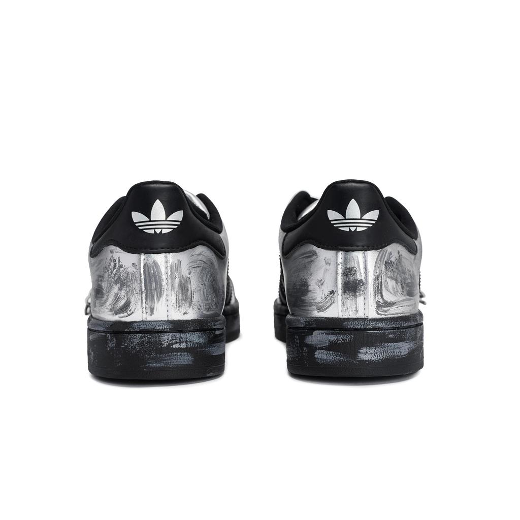 adidas Originals Superstar 2 811 Fabrication, Gris Argenté Foncé Cendré Chaussures de Skateboard Basse Tige Unisexe Noir Argenté KI9988(Team80-)