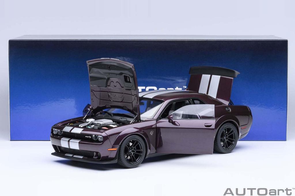 AUTOart Dodge Challenger SRT Jailbreak 2022 Stripe Finished Model 71762 1/18 (Metallic Purple/Silver [HELLRAISIN])