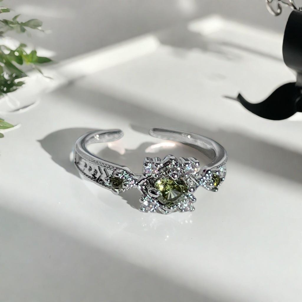 Spring Niche Design Colored Treasure Olive Green Zir*****Pen Ring Luxury High-End Heart-Shaped Full Diamond Ring