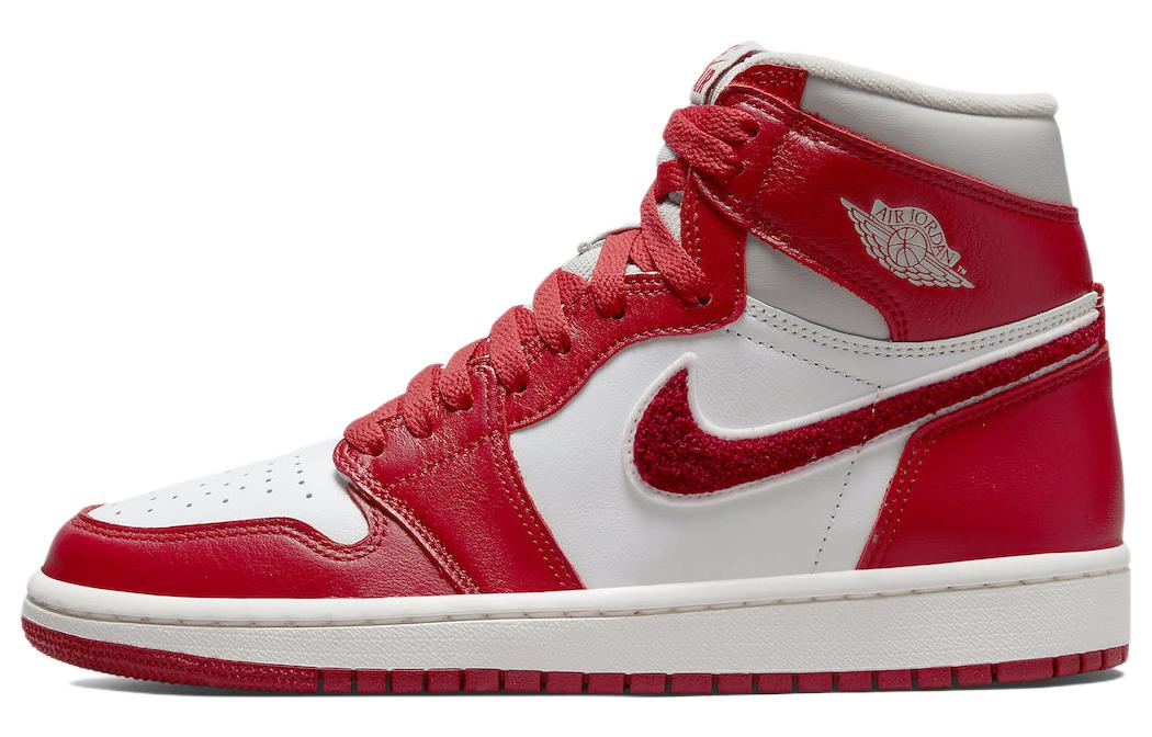 Jordan 1 Retro High OG  Varsity Red  Women s DJ4891-061 37.5