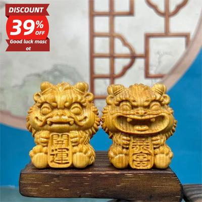 Naturalne lite drewno Feng Shui Mały Lew Szczęśliwa Mini Statuetka Urocze Dekoracje Domowe Pokojowe Biurowe Samochodowe Maskotka Wyróżniona Para