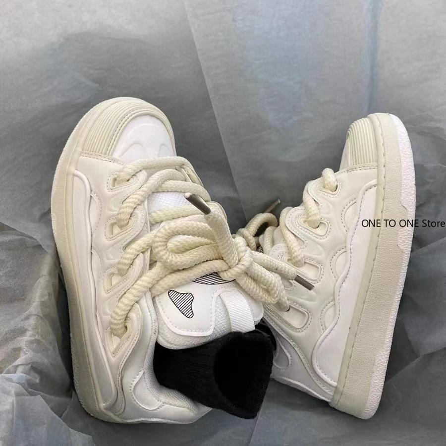 Fashion 2025 New Women's Vulcanized Shoes Women's Skateboard Bread Shoes Retro Ethnic Sport Fashionable Sports Shoes Zapatos Casuales