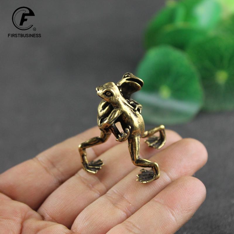 Antique Pure Copper Solid Frogs Wrestling Tea Pet Statue Brass Animal Table Ornament Accessories Home Decoration for Living Room